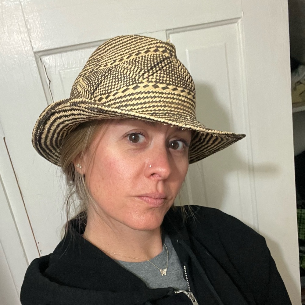 inverni straw hat